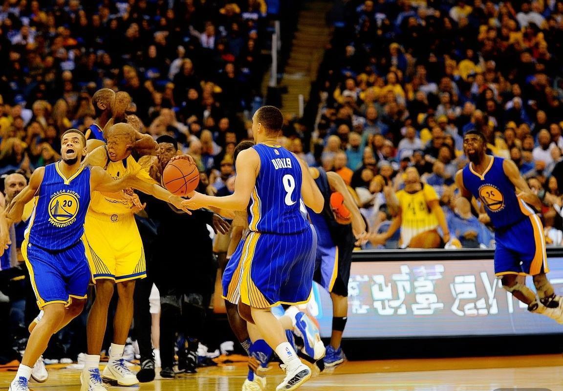 2015年NBA焦点战：勇士击败魔术，库里汤普森闪耀对决(图1)